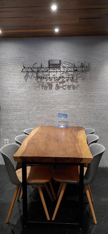 Kozayo Hongdae Hostel Сеул Экстерьер фото
